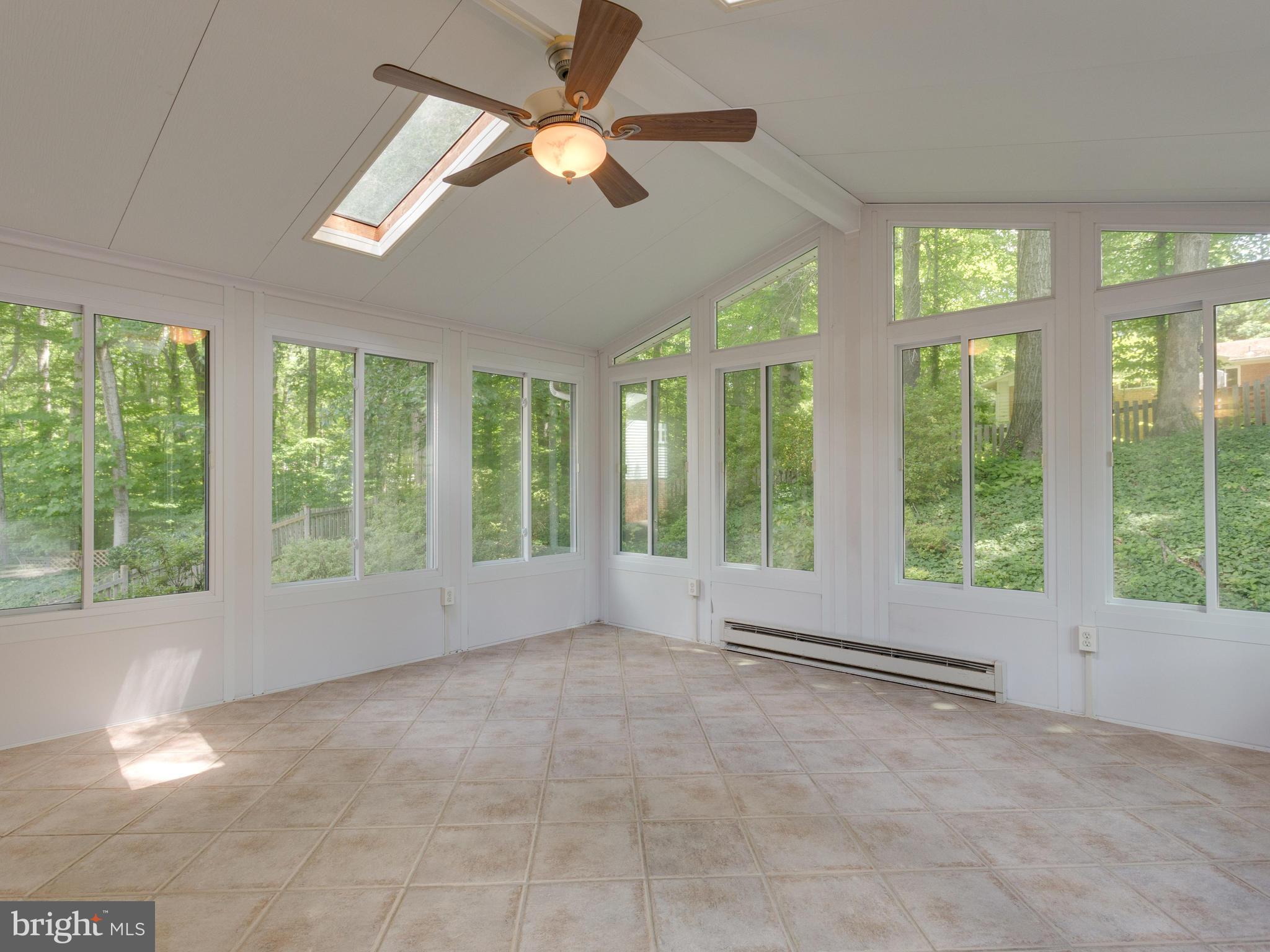 8634 Victoria Road Springfield, VA 22151 - Photo 4 of 29 Sun Room