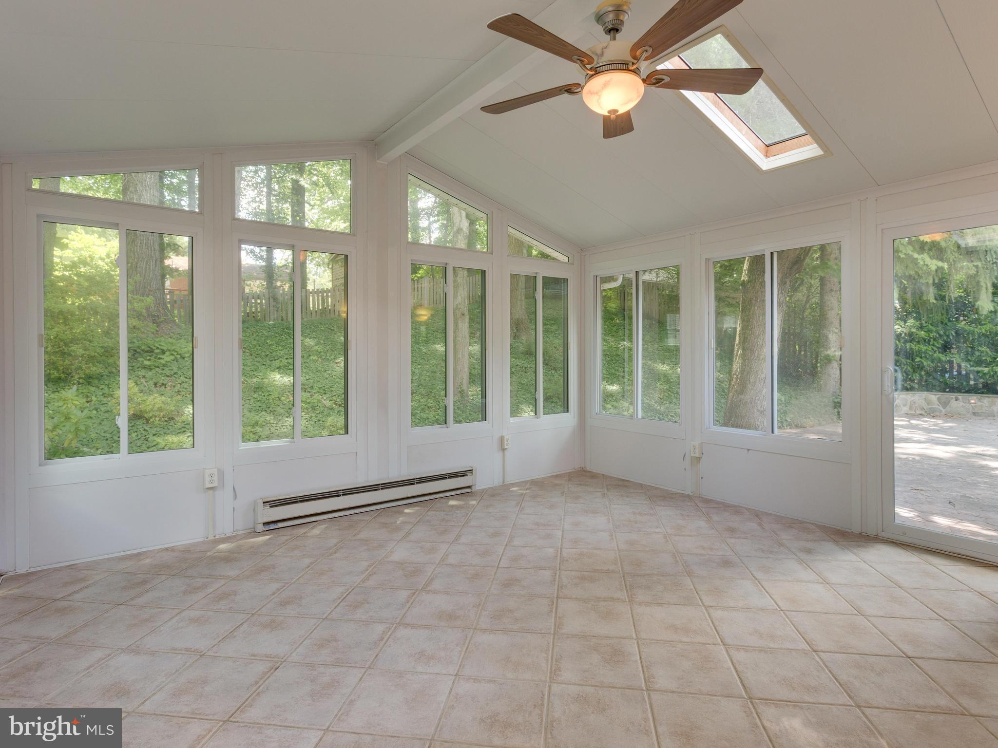 8634 Victoria Road Springfield, VA 22151 - Photo 5 of 29 Sun Room