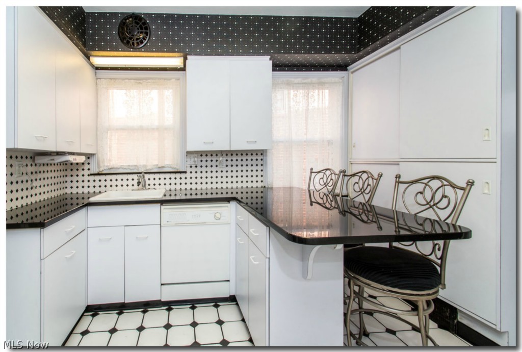 3941 Tyndall Road Cleveland, OH 44118 - Photo 15 of 25 Gallery Image 15