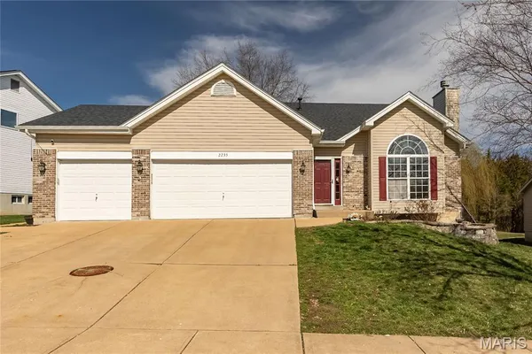 $390,000 | 2235 Silver Lake Estates Drive, Pacific, MO 63069