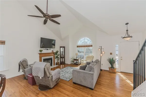 $390,000 | 2235 Silver Lake Estates Drive, Pacific, MO 63069