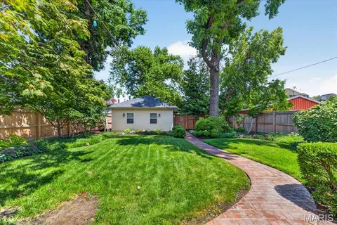 $1,075,000 | 5095 Westminster Place, St. Louis, MO 63108