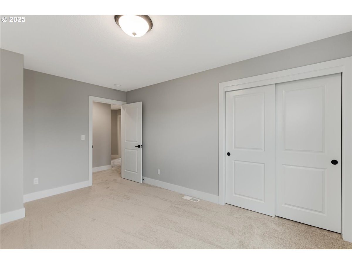 913 Southwest 49th Street Gresham, OR 97080 - Photo 31 of 39 Gallery Image 31