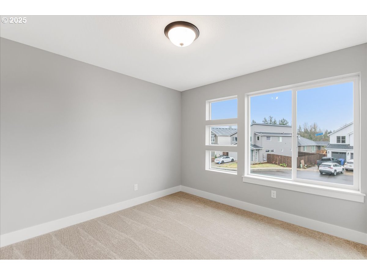 913 Southwest 49th Street Gresham, OR 97080 - Photo 32 of 39 Gallery Image 32