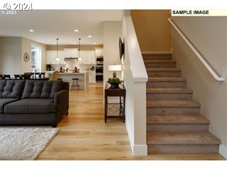 913 Southwest 49th Street Gresham, OR 97080 - Photo 9 of 39 Gallery Image 9