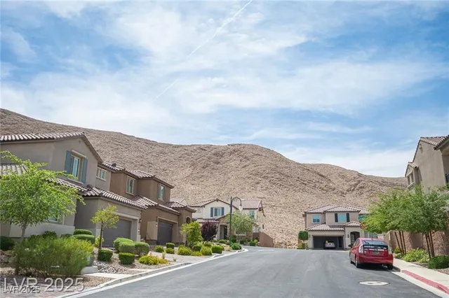 $799,999 | 3698 Regatta Landing Drive, Las Vegas, NV 89141