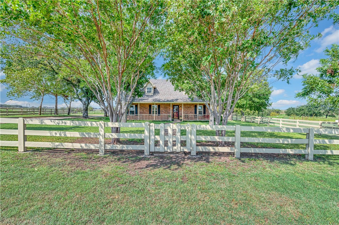 443 Rost Road McGregor, TX 76657 - Photo 3 of 71
