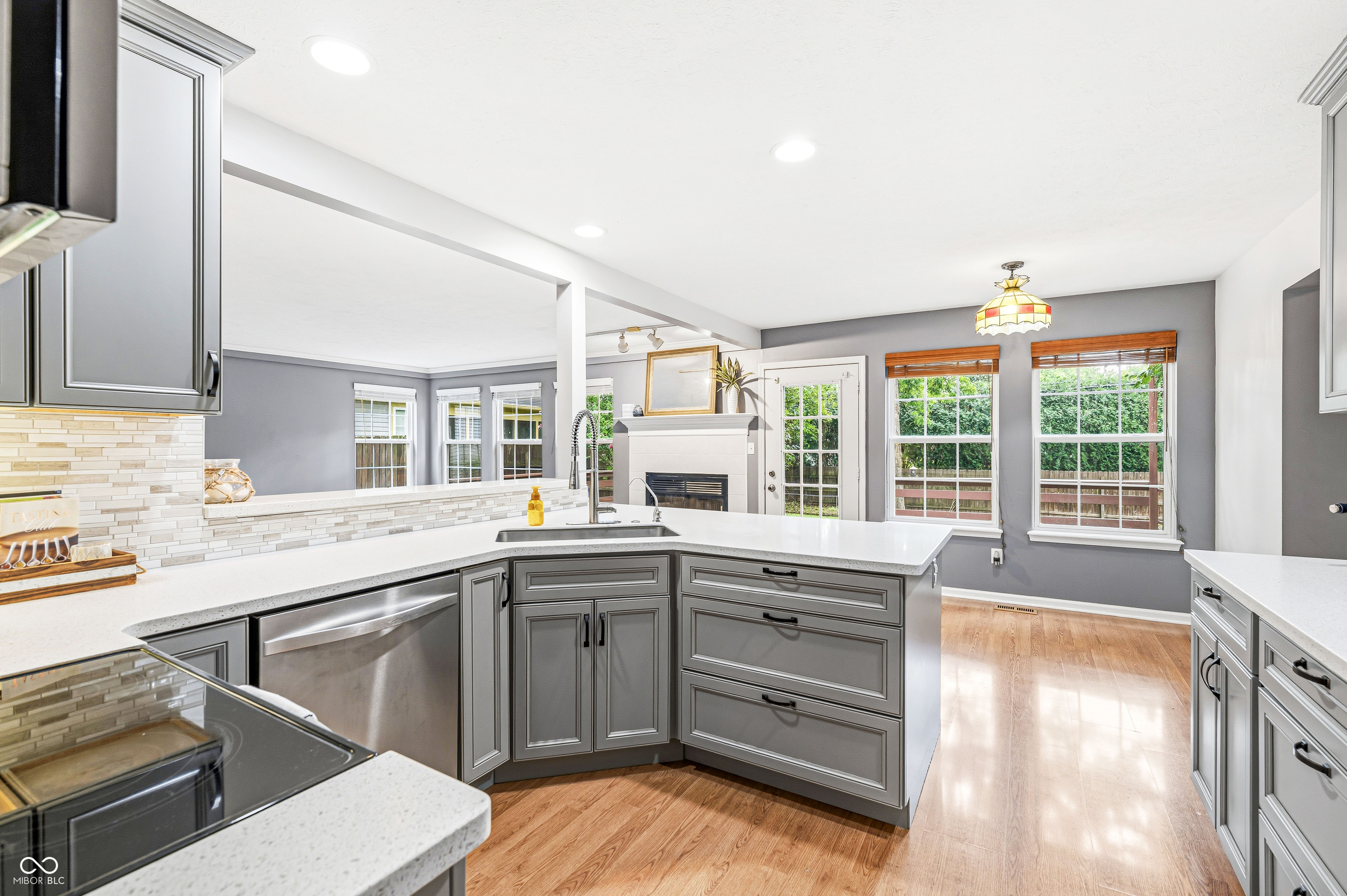 4809 Melbourne Road Indianapolis, IN 46228 - Photo 6 of 40 Gallery Image 6