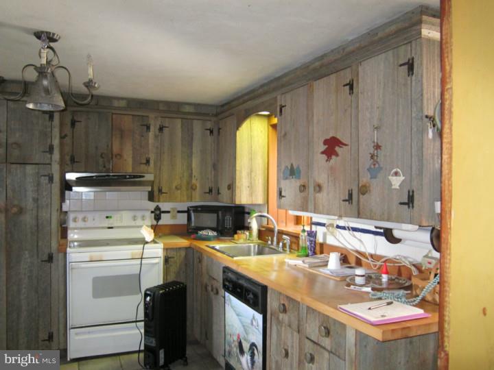 2432 Ridge Road Elverson, PA 19520 - Photo 20 of 25 Gallery Image 20