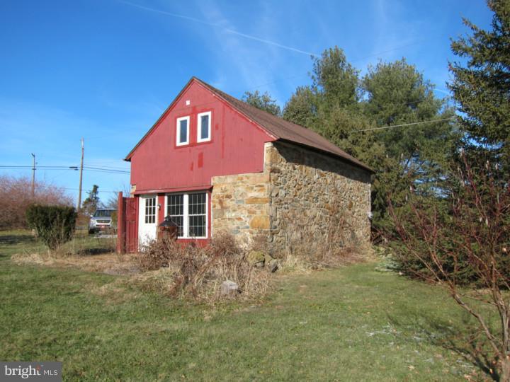 2432 Ridge Road Elverson, PA 19520 - Photo 24 of 25 Gallery Image 24