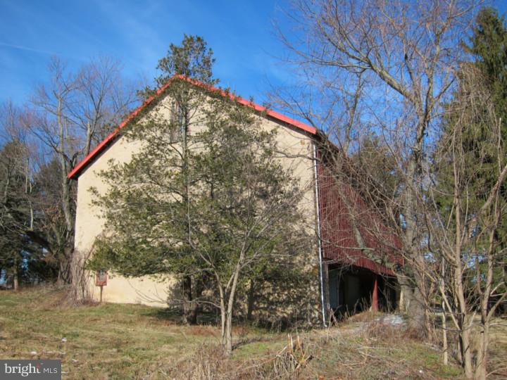 2432 Ridge Road Elverson, PA 19520 - Photo 6 of 25 Gallery Image 6