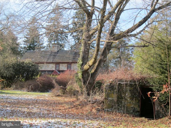 2432 Ridge Road Elverson, PA 19520 - Photo 7 of 25 Gallery Image 7