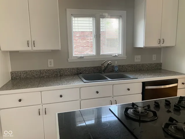 $429,900 | 9532 Pinecreek Drive, Indianapolis, IN 46256