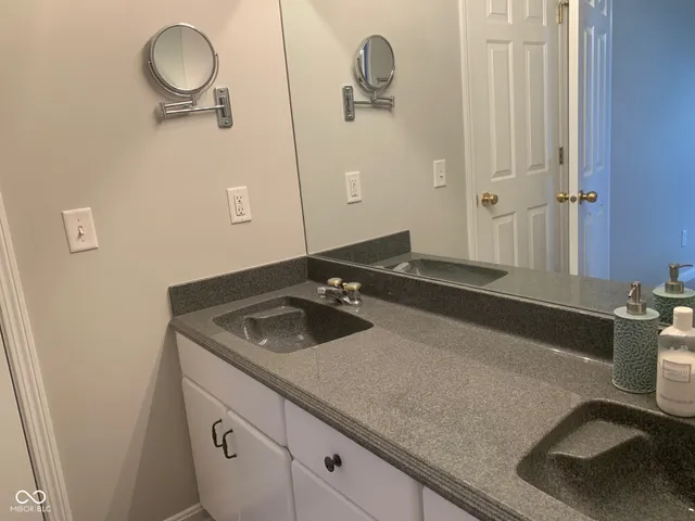 $429,900 | 9532 Pinecreek Drive, Indianapolis, IN 46256