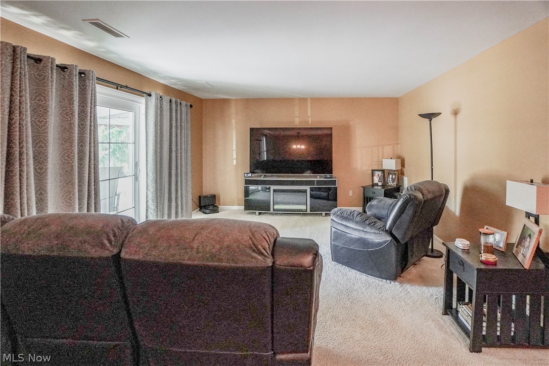 1653 Greenway Road Southeast, Unit 202 North Canton, OH 44709 - Photo 7 of 32