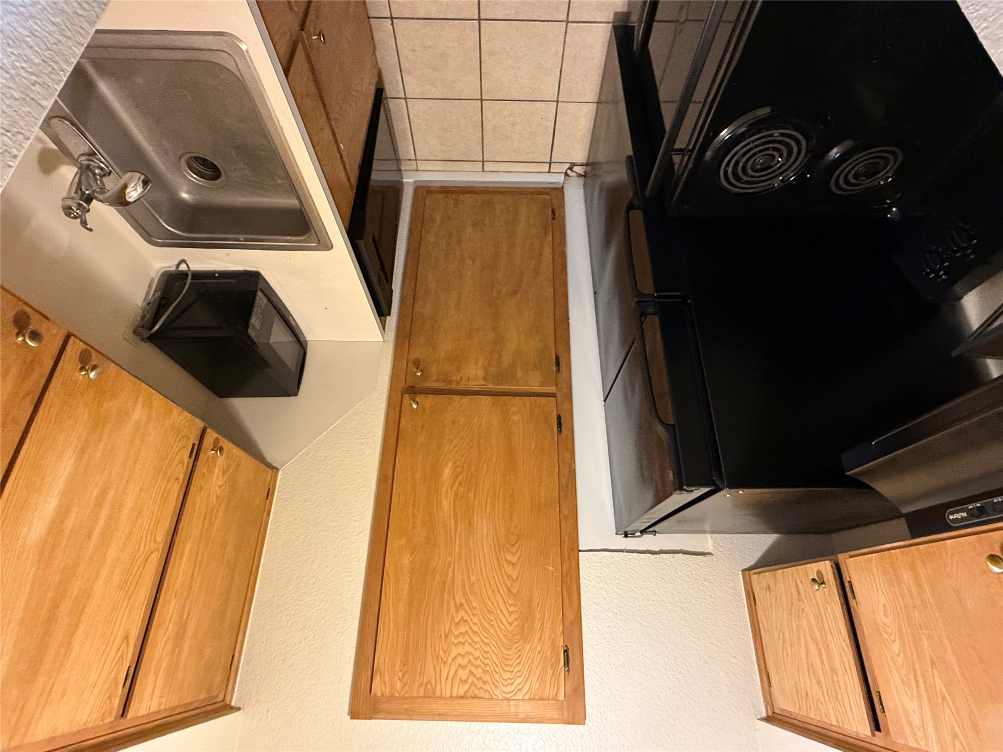 4701 Red River Street, Unit 301 Austin, TX 78751 - Photo 5 of 6 a bathroom with a sink toilet and tub