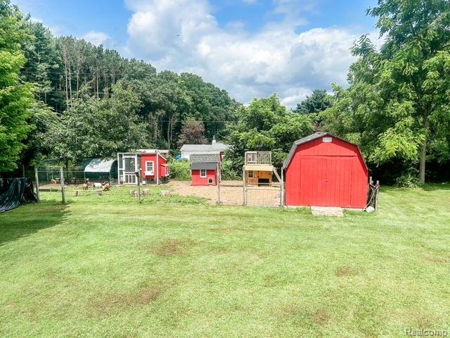 11256 Country Lane Pinckney, MI 48169 - Photo 5 of 38