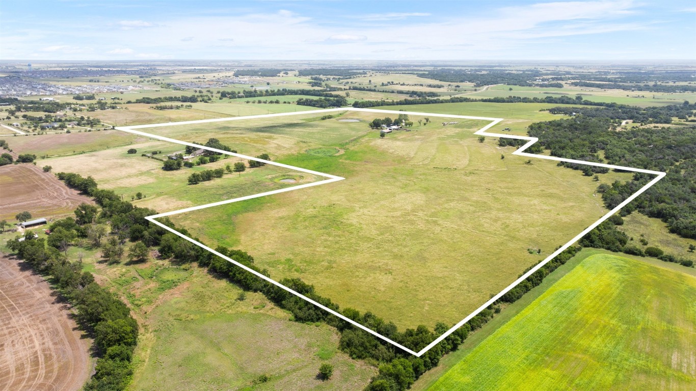 a view of a tennis court