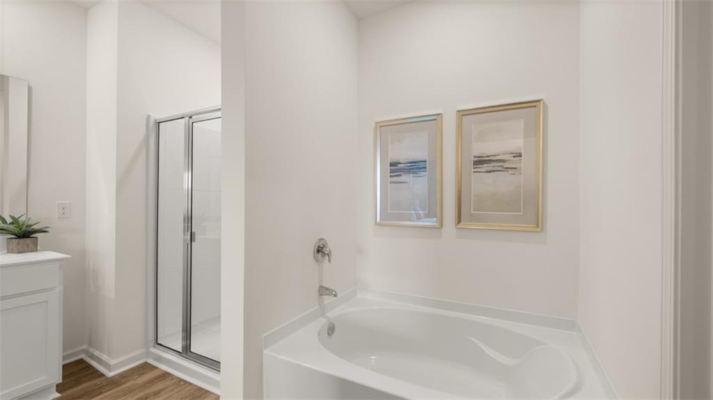 207 Cattle Drive Perry, GA 31069 - Photo 38 of 52 a bathroom with a bathtub