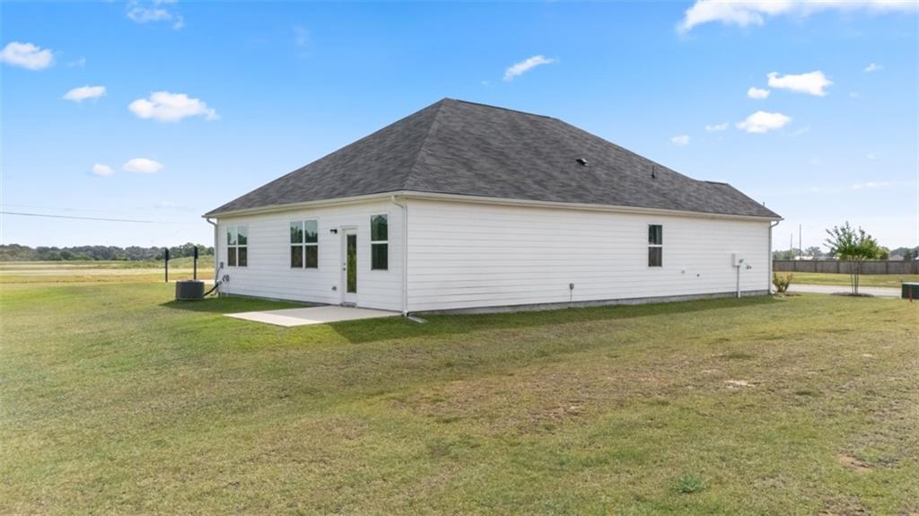 207 Cattle Drive Perry, GA 31069 - Photo 43 of 52 a view of a house with backyard and swimming pool