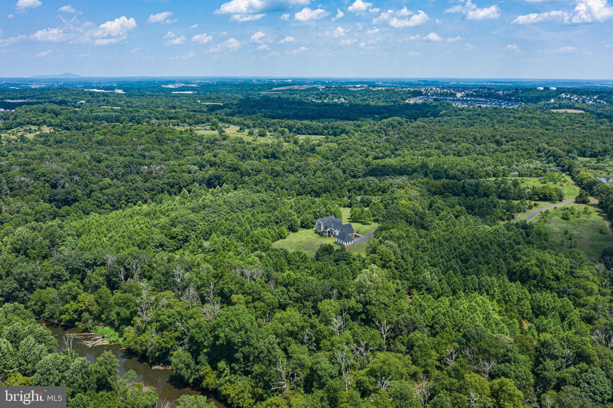 41820 Reservoir Road Leesburg, VA 20175 - Photo 8 of 131 Gallery Image 8