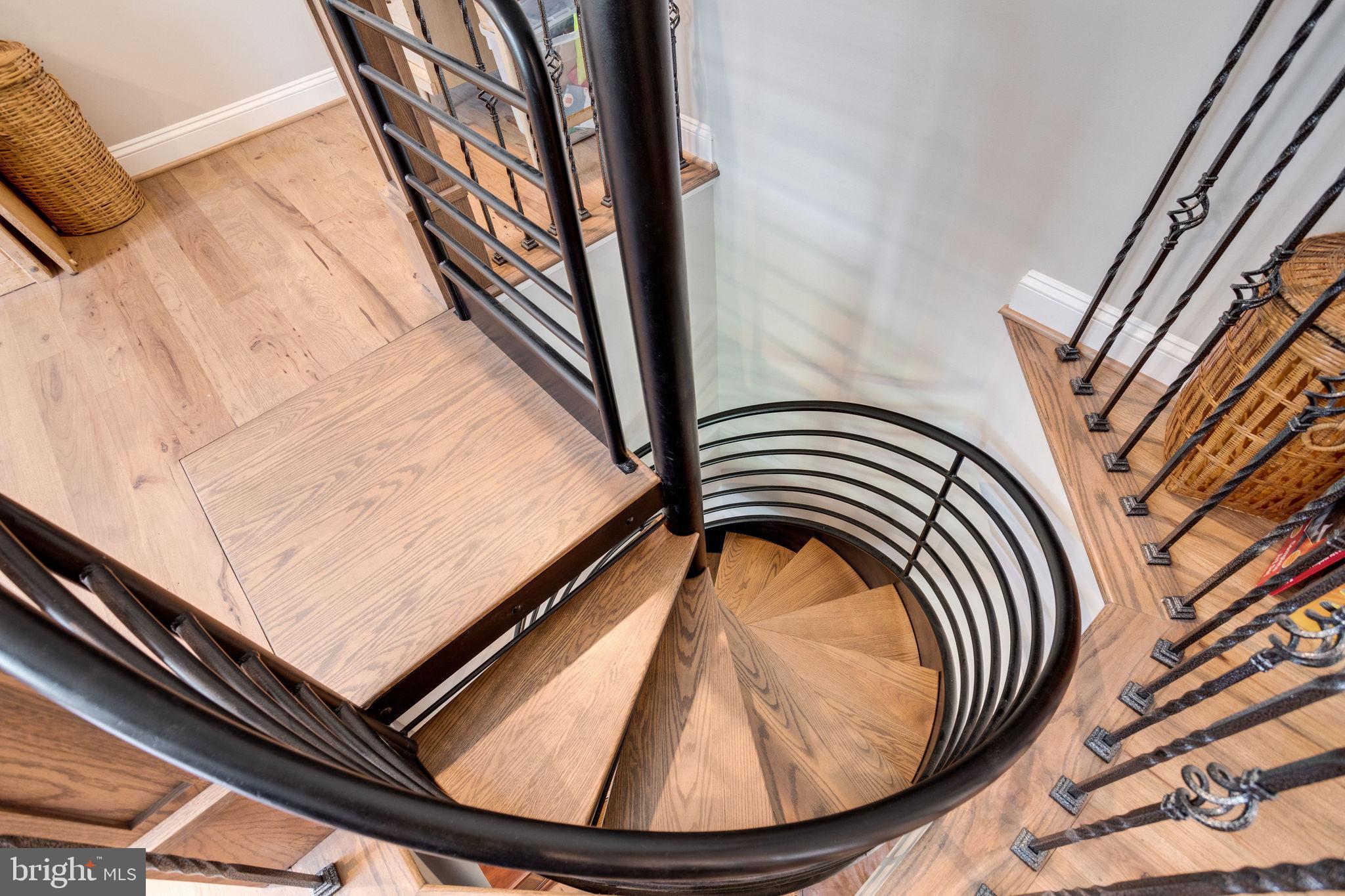 41820 Reservoir Road Leesburg, VA 20175 - Photo 80 of 131 Craft Room w/Spiral Staircase to Library