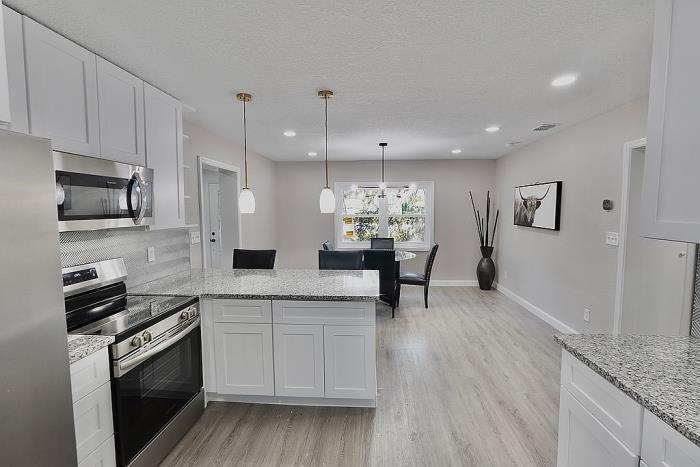 3675 Nicholas Circle South Jacksonville, FL 32207 - Photo 8 of 51