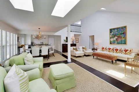 $910,000 | 32 Warrington Drive, Lake Bluff, IL 60044