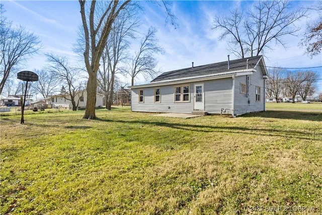 $124,900 | 230 North Moreau Avenue, Tipton, MO 65081