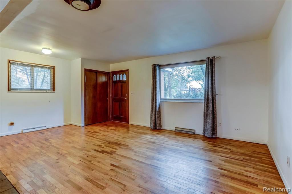 13839 Elwell Road Belleville, MI 48111 - Photo 12 of 25