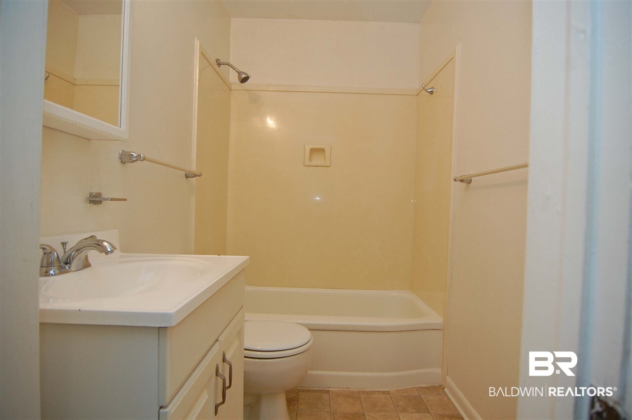 106 Pier Avenue Fairhope, AL 36532 - Photo 10 of 13 Bathroom