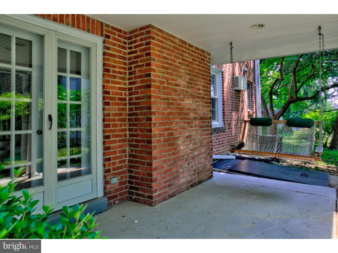 303 Shelbourne Road Havertown, PA 19083 - Photo 10 of 17