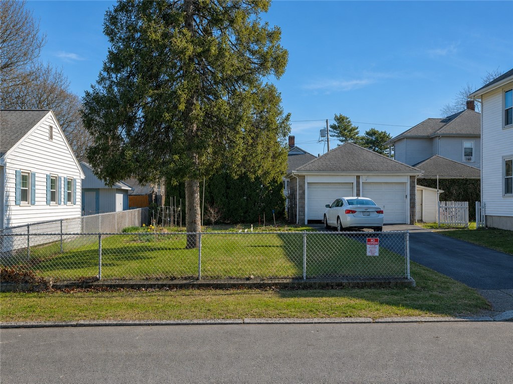13 Cameron Street Pawtucket, RI 02861 - Photo 2 of 31