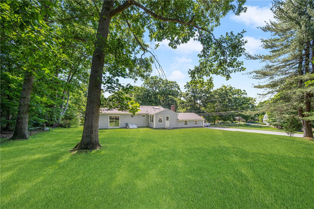 190 Hines Road Cumberland, RI 02864 - Photo 4 of 35