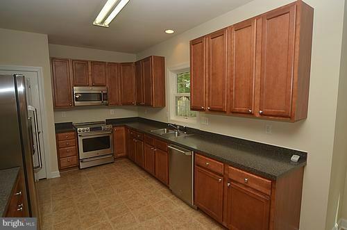 4828 Ridge Road Baltimore, MD 21237 - Photo 6 of 26 Kitchen