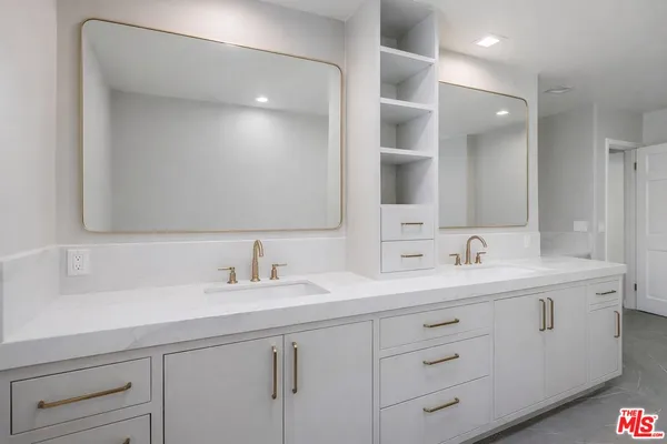 $15,250 | 161 North Hamel Drive, Beverly Hills, CA 90211