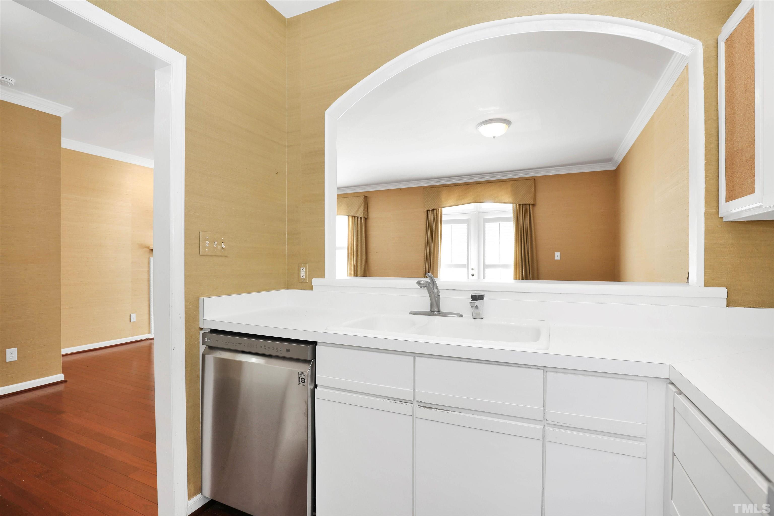 1054 Washington Street, Unit 101 Raleigh, NC 27605 - Photo 12 of 36