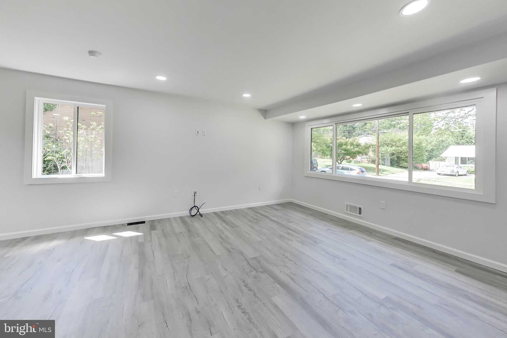 810 Malta Lane Silver Spring, MD 20901 - Photo 6 of 35 Bright and airy open space awaits.
