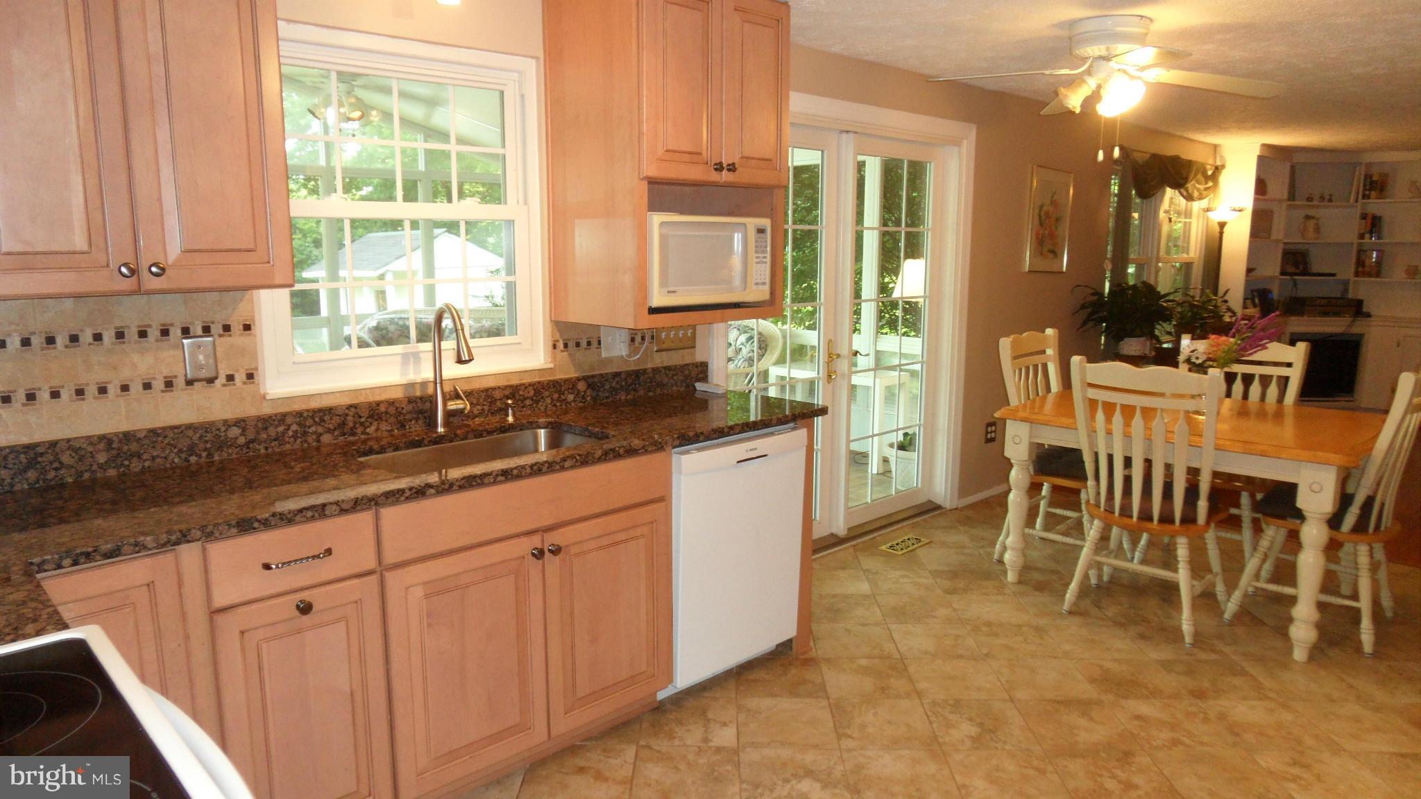 10700 Wayfarer Road Germantown, MD 20876 - Photo 7 of 30 Kitchen