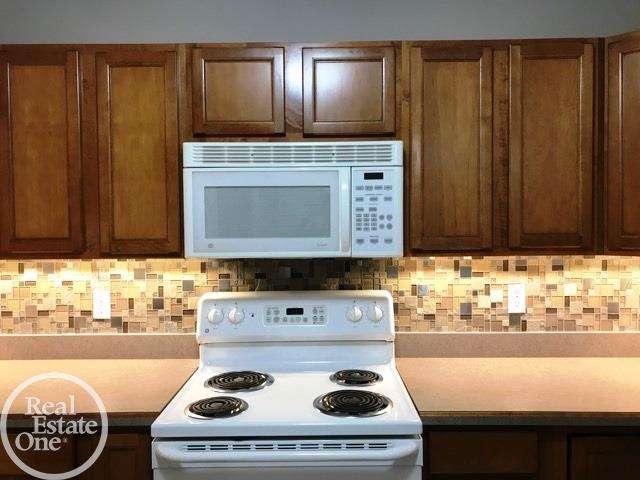 34090 Utica Road Fraser, MI 48026 - Photo 25 of 25 31340472-24.JPG