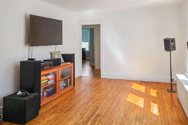 $379,000 | 1668 Hartford Avenue, Hartford, VT 05001