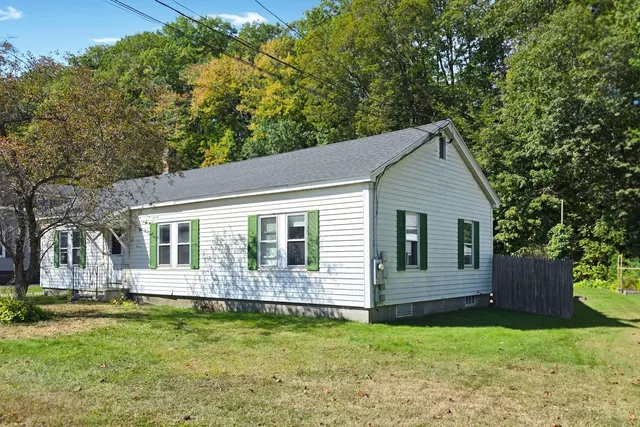 $379,000 | 1668 Hartford Avenue, Hartford, VT 05001