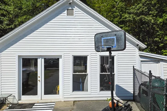 $379,000 | 1668 Hartford Avenue, Hartford, VT 05001