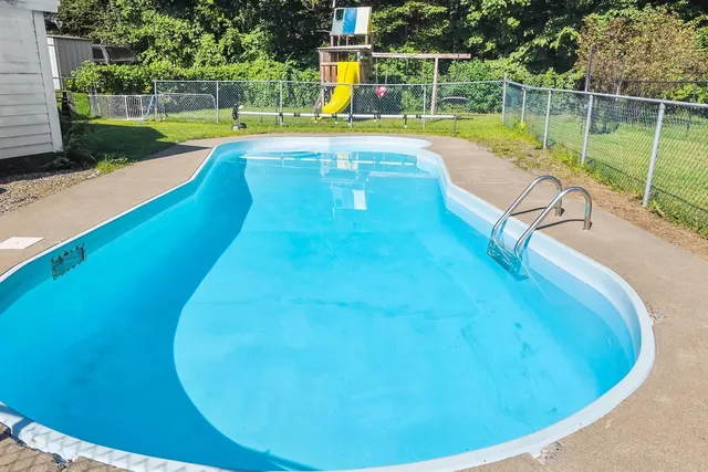 $379,000 | 1668 Hartford Avenue, Hartford, VT 05001