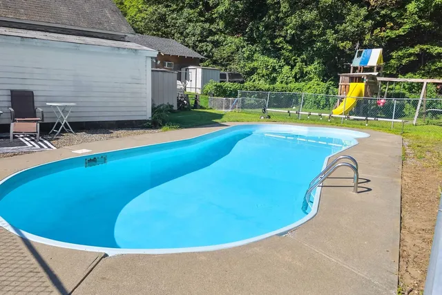 $379,000 | 1668 Hartford Avenue, Hartford, VT 05001