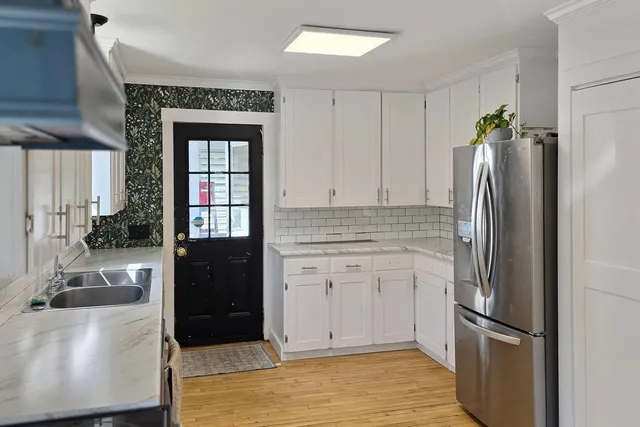 $379,000 | 1668 Hartford Avenue, Hartford, VT 05001