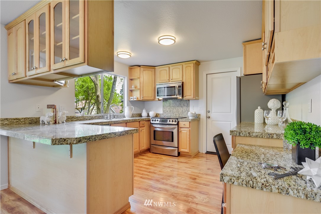 2129 234th Place Southeast Bothell, WA 98021 - Photo 7 of 22