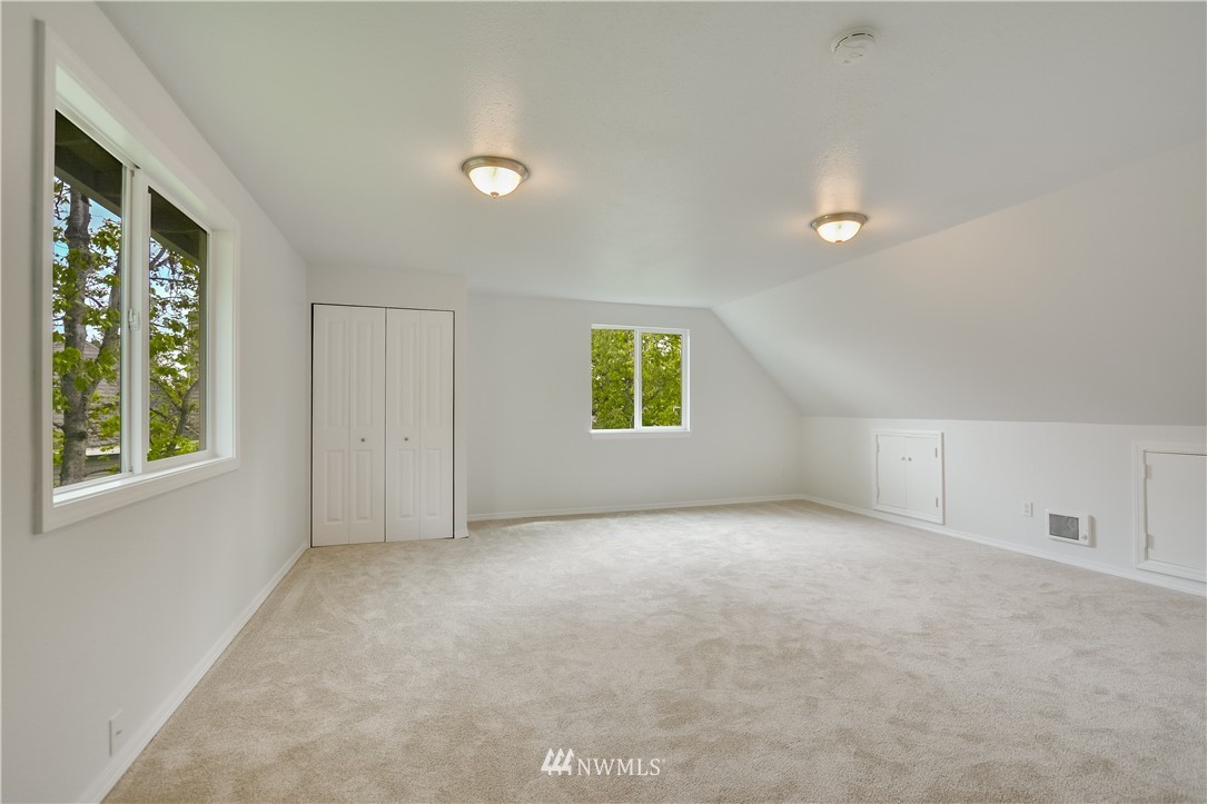 2129 234th Place Southeast Bothell, WA 98021 - Photo 10 of 22