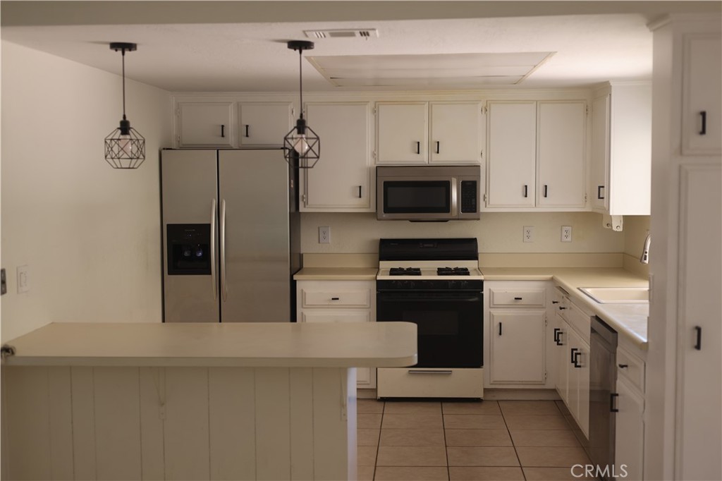 14010 Bush Avenue Riverside, CA 92508 - Photo 4 of 7