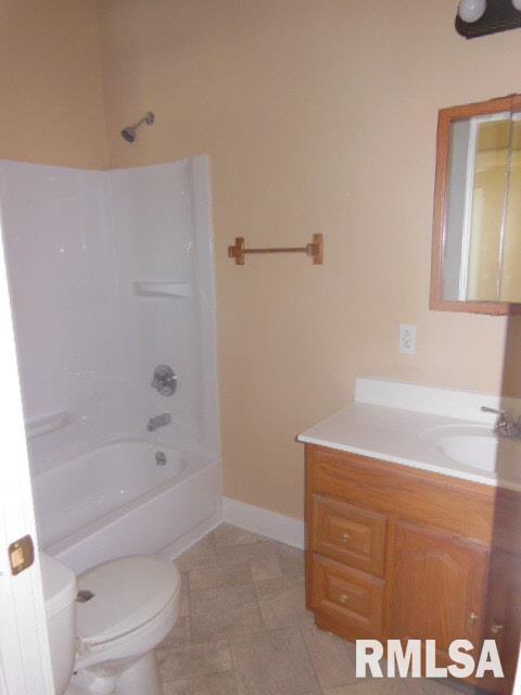 326 Fair Flora, IL 62839 - Photo 3 of 21 Gallery Image 3